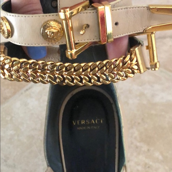 Versace Nude & Gold Sandal Pump - Picture 8 of 8